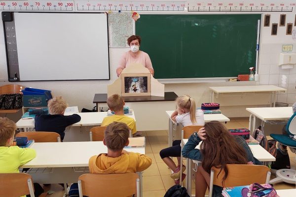 Jurčičevi kamišibaji ob zaključku bralne značke v osnovnih šolah