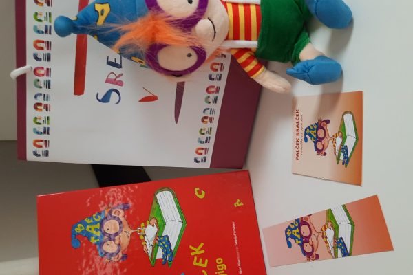 Vse oddelke do 5. razreda v občini Ivančna Gorica in enote vrtca je Božiček obdaril s kompleti “Palček Bralček”