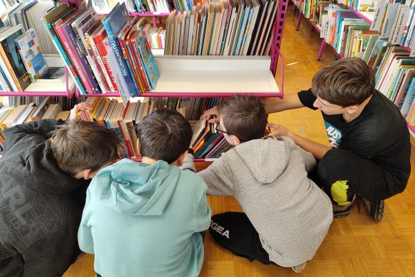 V knjižnici sklenili projekt Rastem s knjigo za sedmošolce