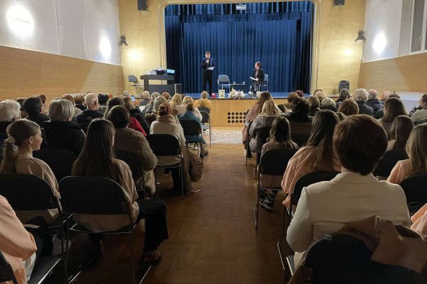 Feri Lainšček s publiko delil svojo življenjsko zgodbo