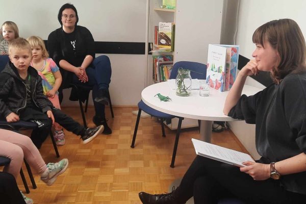 Ura pravljic s pisateljico Žano Gnezda Repič